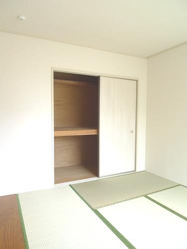 収納　押入れの収納で収納力バツグンです！