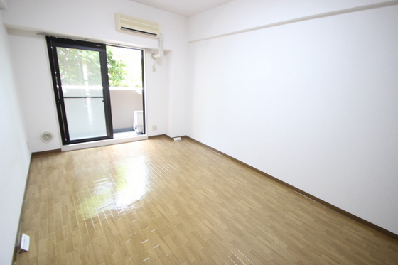 居室・リビング　※他部屋の写真です。