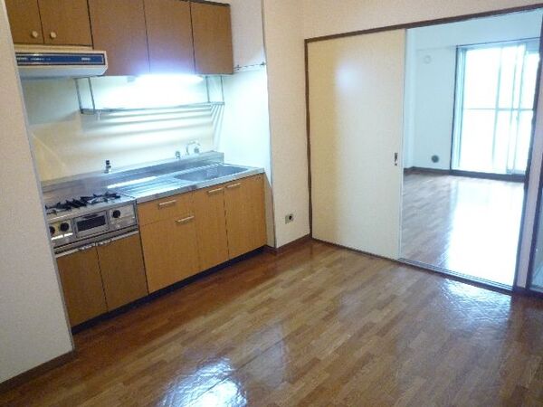 居室・リビング　13.0帖のきれいなLDK。