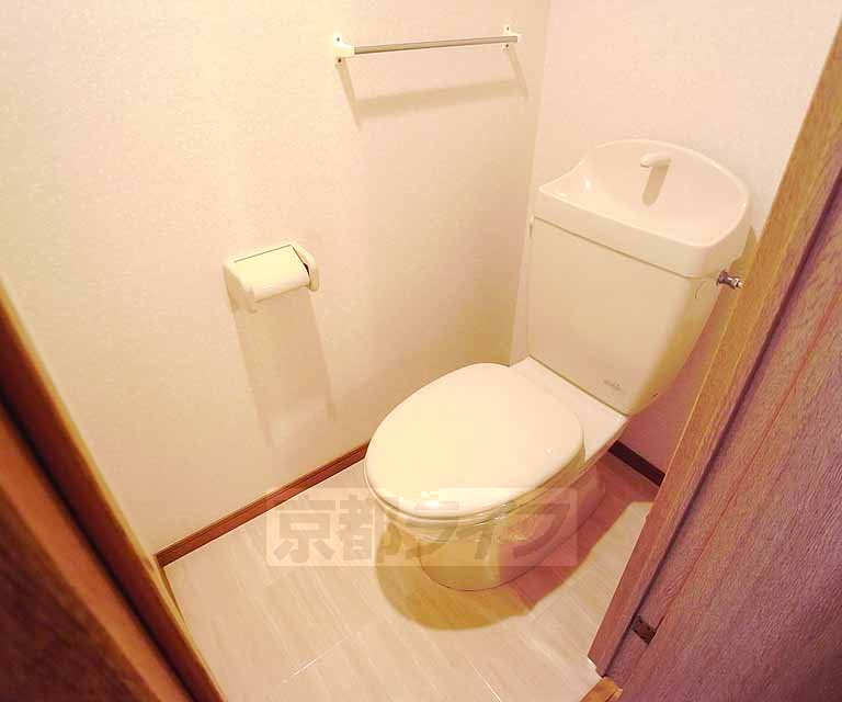 トイレ　ゆったりとした空間のトイレです。