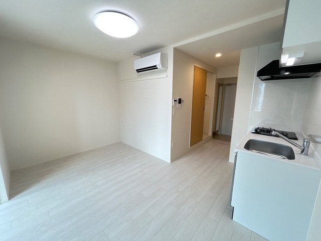 居室・リビング　白を基調とした明るいお部屋♪