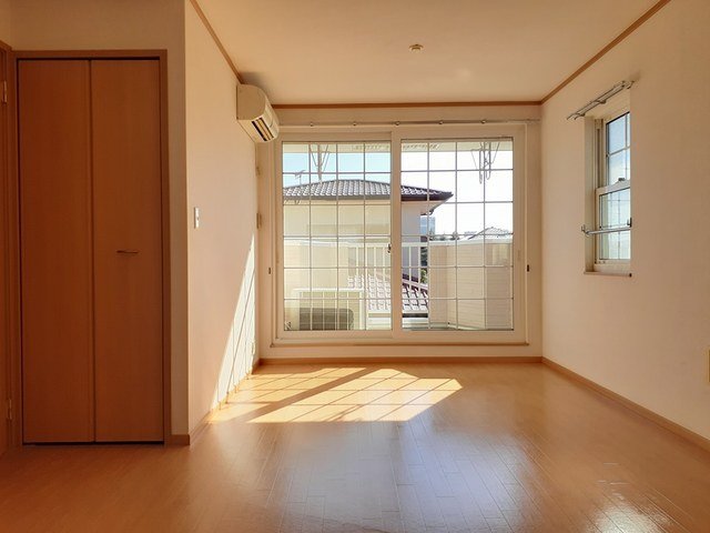 居室・リビング　こちらのリビングで趣味の時間をお楽しみください