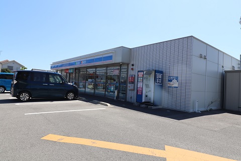 コンビニ　ローソン（コンビニ）まで699m