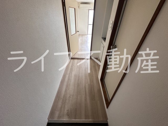 居室・リビング　こちらの居間で趣味の時間をお楽しみください