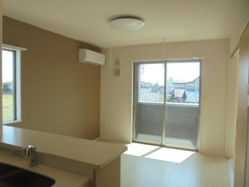 居室・リビング　図面と現状に相違がある場合には現状を優先