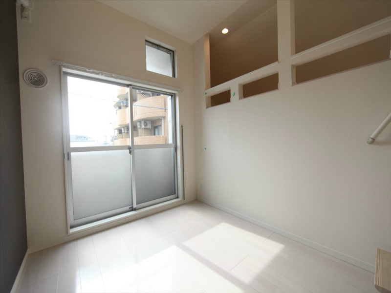 バルコニー　洋室6帖　ロフト6.7帖（収納にも寝室にも使えます）