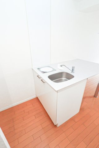 キッチン　別号室のものです。現状優先になります。