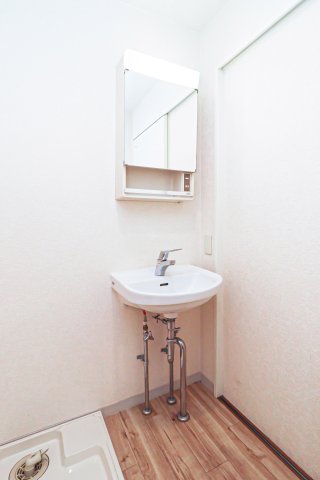 洗面設備　別号室のものです。現状優先になります。