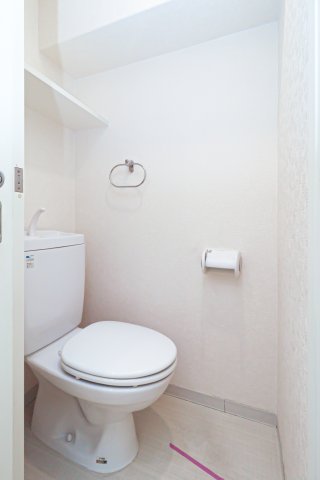 トイレ　別号室のものです。現状優先になります。