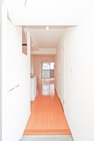 玄関　別号室のものです。現状優先になります。