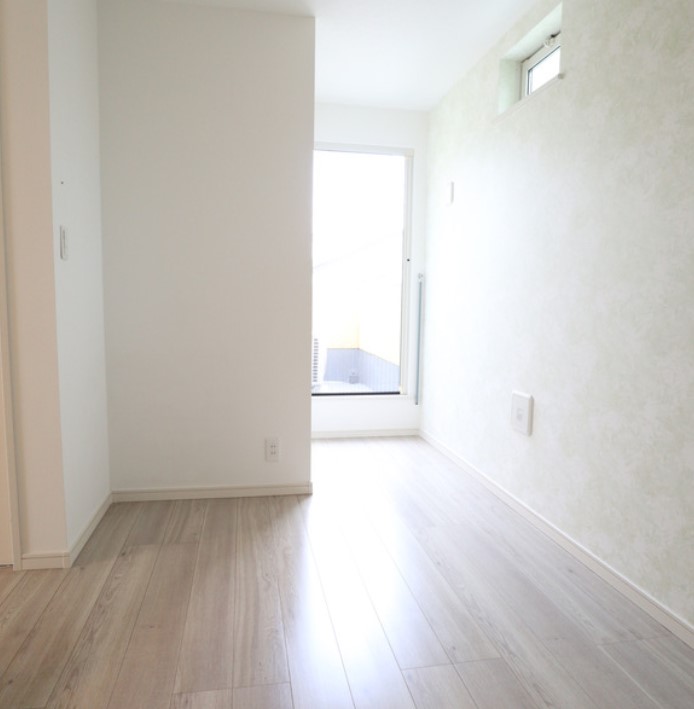 居室・リビング　☆明るい洋室☆