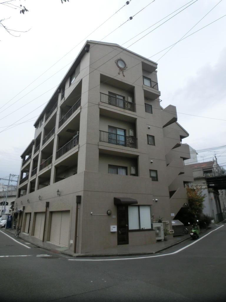 建物外観　タイル貼の外観