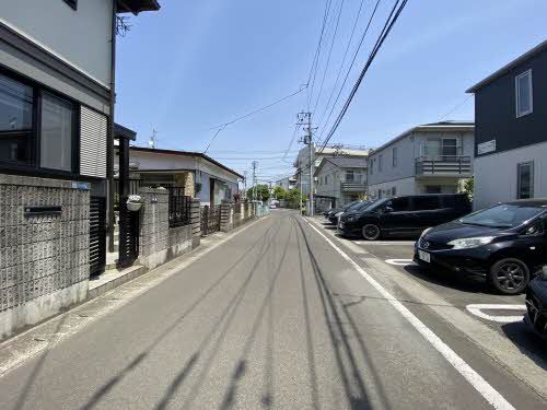 建物外観　前面道路