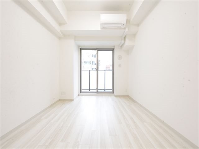 その他部屋・スペース　洋室8.1帖　エアコン完備　バルコニーに面しています