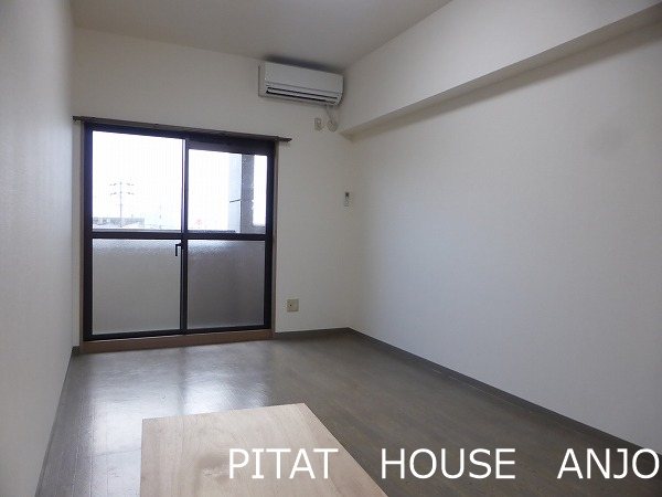 居室・リビング　302参考写真