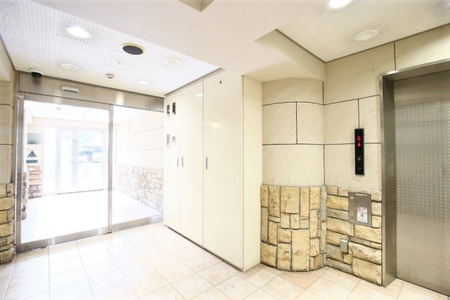 ロビー　メインステージ本駒込駅前