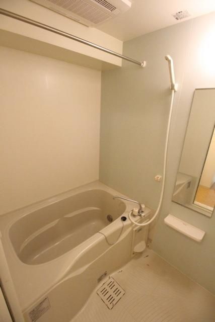 バス・シャワールーム　★浴室乾燥・追い焚き付のお風呂★