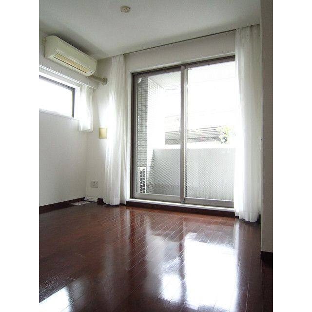 居室・リビング　同タイプ別部屋※カーテンは設備ではありません