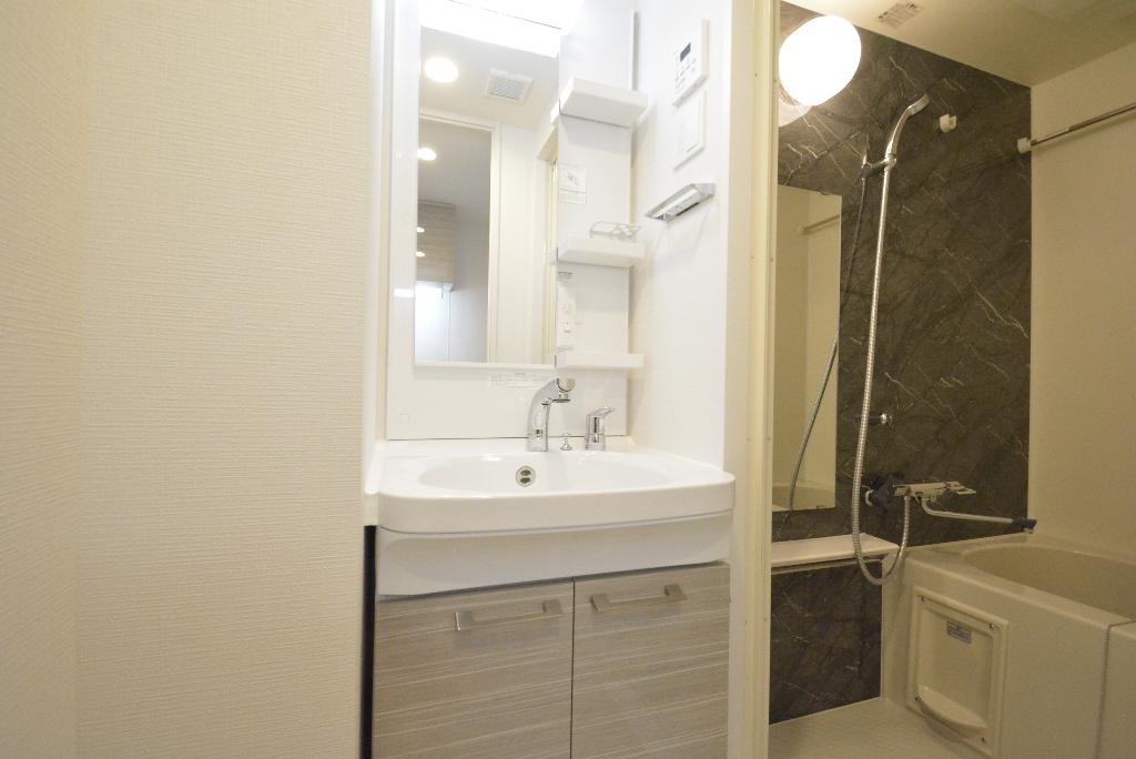 洗面設備　洗髪洗面化粧台