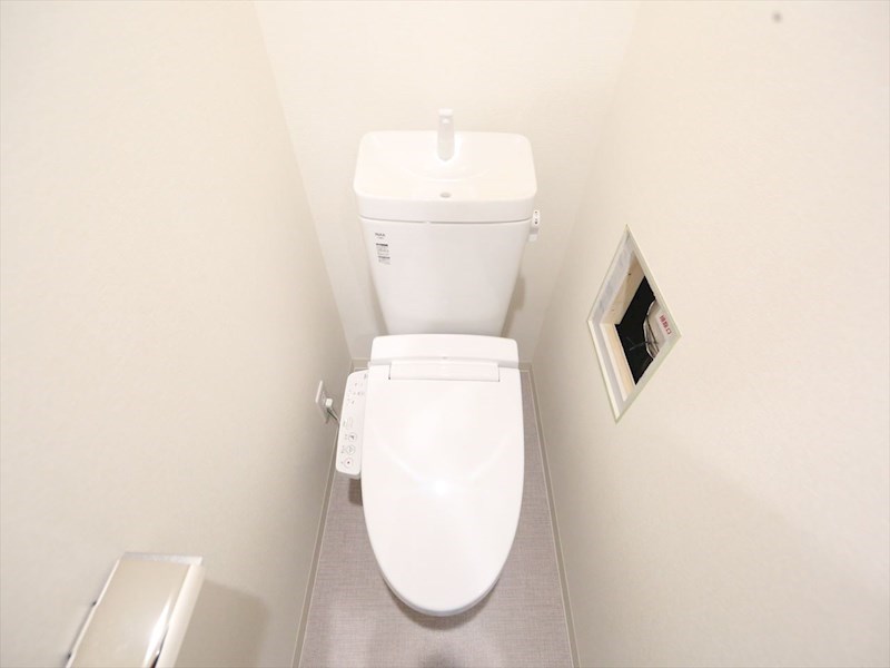 トイレ　温水洗浄暖房便座付トイレ