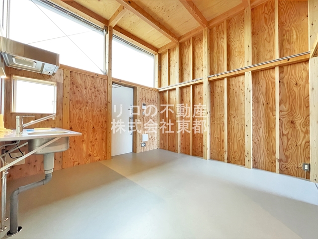 居室・リビング　開放感あふれる広さも十分な快適リビング！