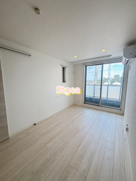 居室・リビング　別号室参考写真