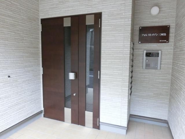 エントランス　オートロック完備