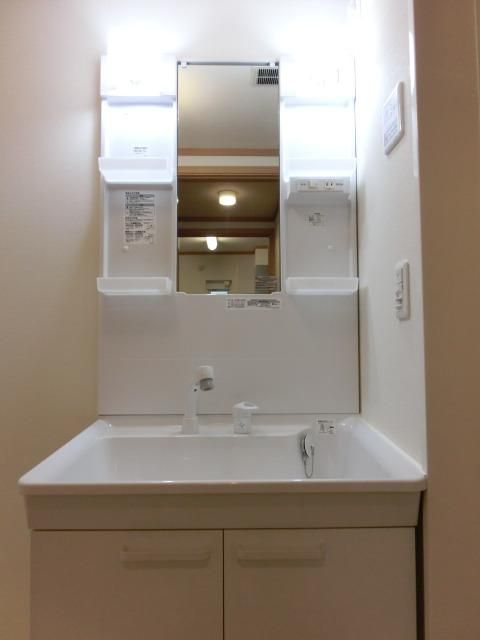 洗面設備　広々独立洗面台