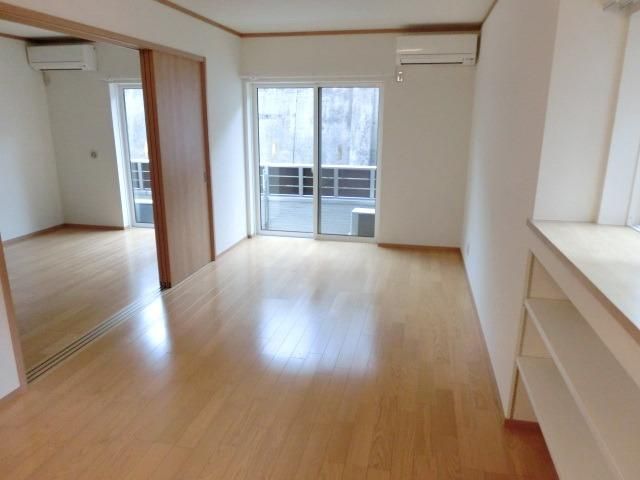 居室・リビング　南向き・角部屋・二面採光