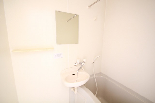 洗面設備　朝、便利ですよ。