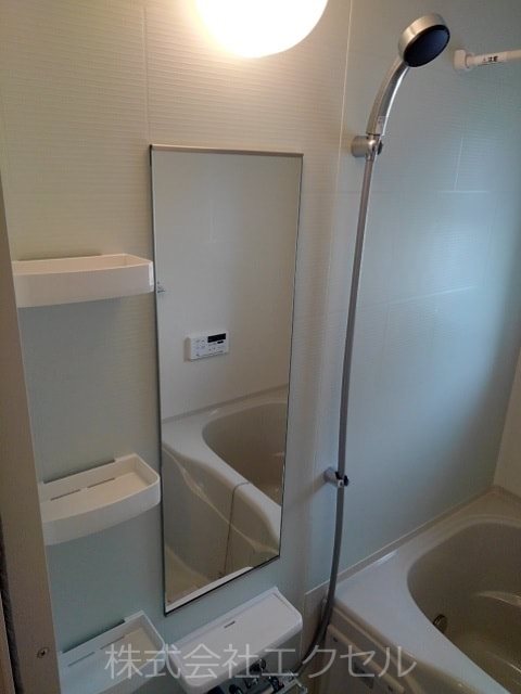 バス・シャワールーム　追い焚き、浴室乾燥付きです。