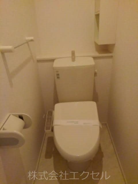 トイレ　ウォシュレット完備です。