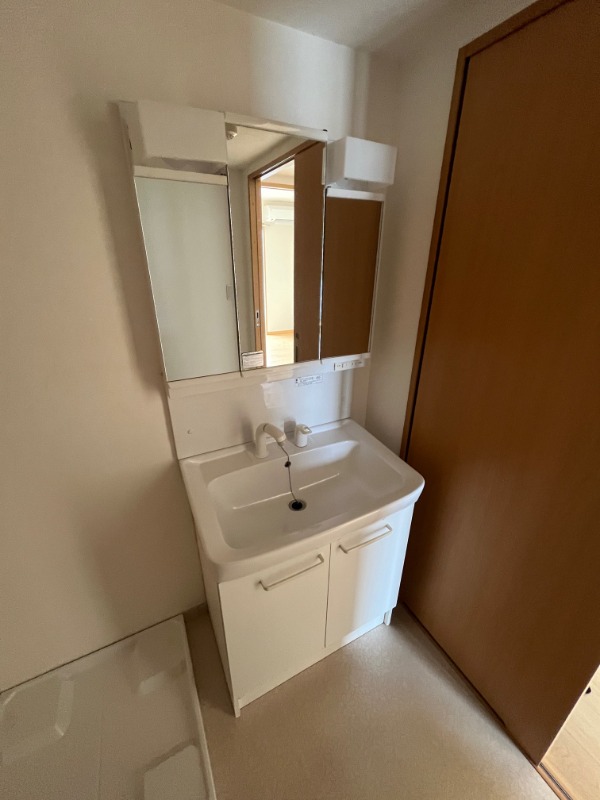 洗面設備　※他部屋参考写真