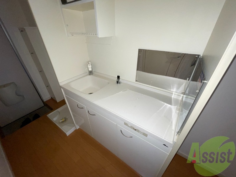 キッチン　キッチンは調理スペースが広く使いやすいです