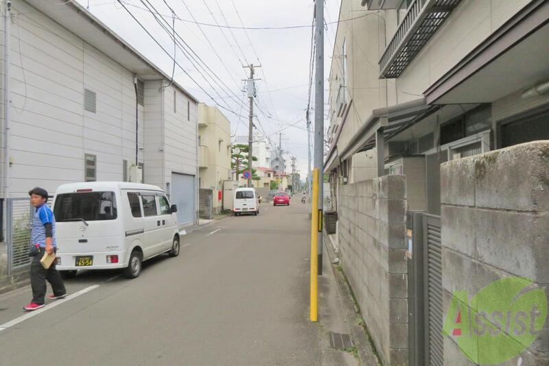 コンビニ　（コンビニ）まで100m