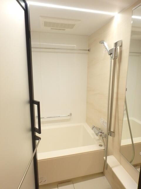 バス・シャワールーム　別部屋参考写真