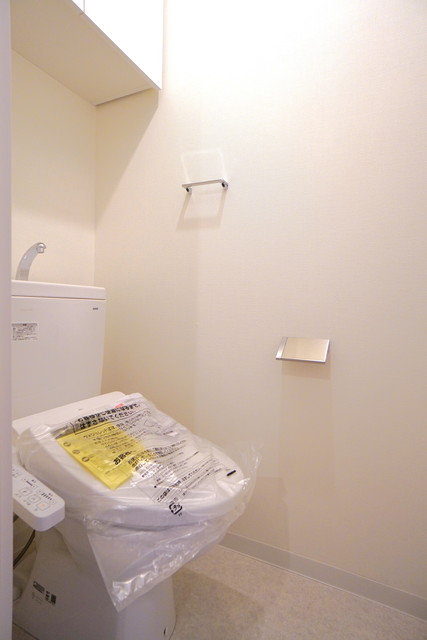 トイレ　※写真は同タイプ住戸です。