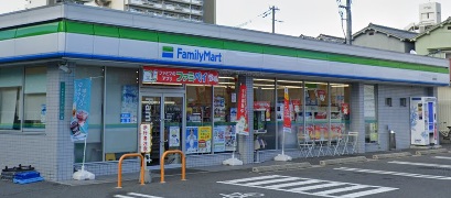 コンビニ　ファミリーマート（コンビニ）まで410m