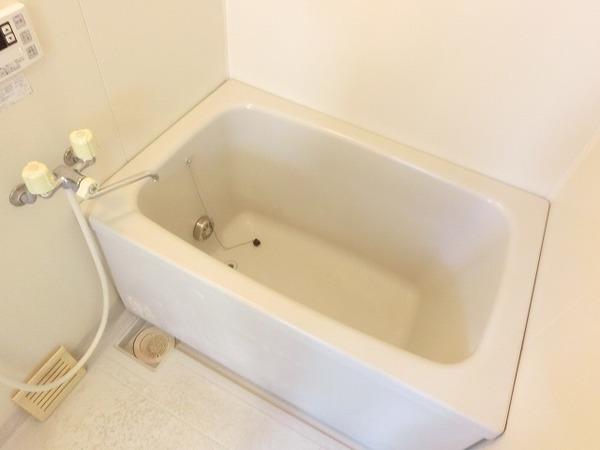 バス・シャワールーム　追い焚き機能付きバス！