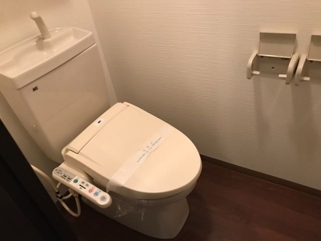 トイレ　※別のお部屋の写真です