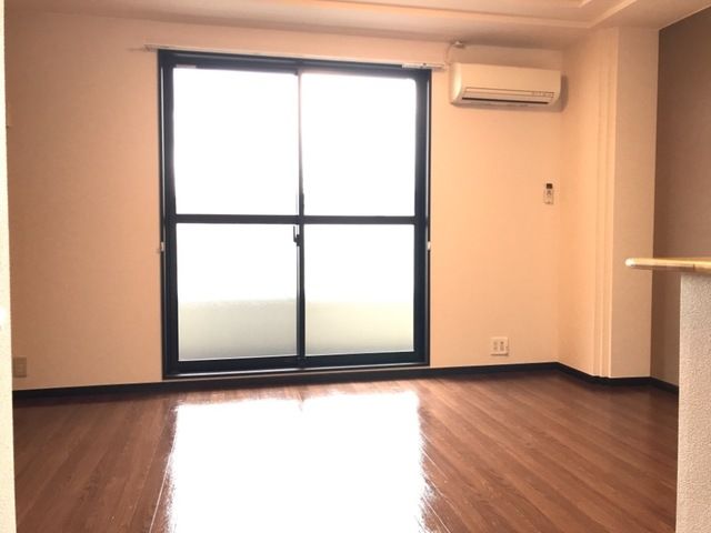 居室・リビング　※別のお部屋の写真です