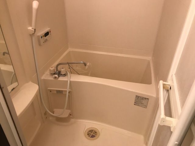 バス・シャワールーム　※別のお部屋の写真です