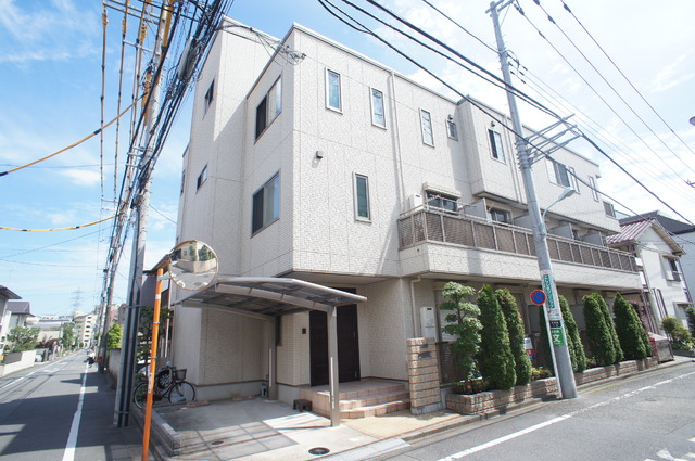 建物外観　強度が高い重量鉄骨造のマンションタイプです！！