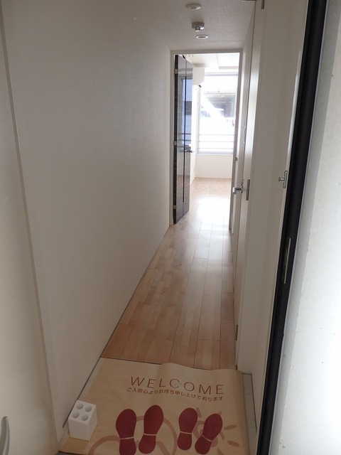 玄関　フラット