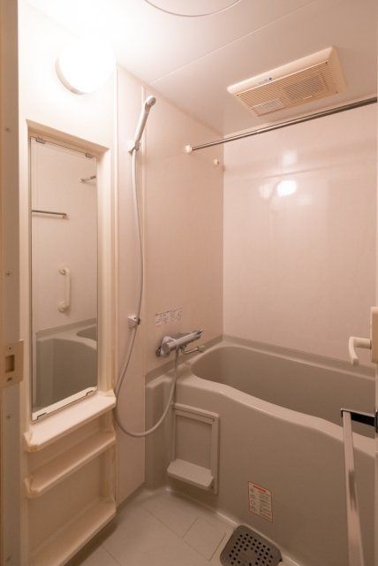 バス・シャワールーム　※別部屋の参考画像です