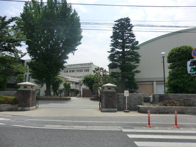 高校・高専　埼玉県立浦和高等学校（高校・高専）まで654m