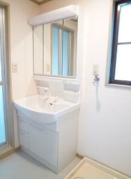 洗面設備　独立洗面台で身支度をすべて済ませてしまいましょう