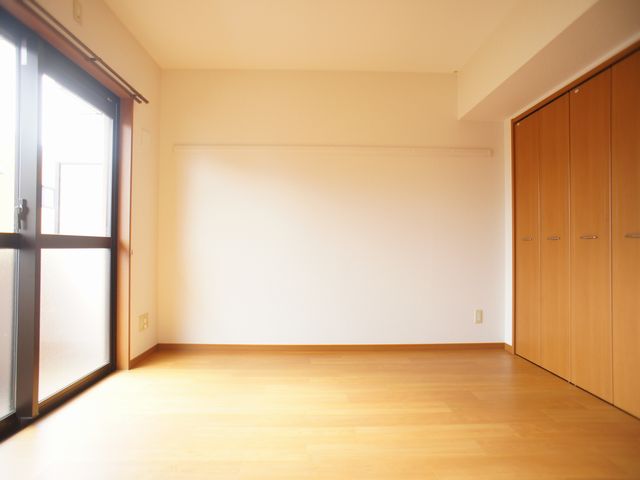 その他部屋・スペース　清潔感のあるきれいな洋間です♪