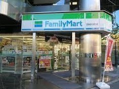 コンビニ　ファミリーマート四谷舟町店（コンビニ）まで279m