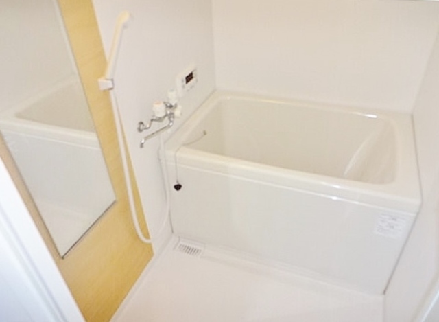 バス・シャワールーム　ピカピカバスルーム